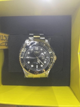 Reloj invicta modelo 30023 para hombre