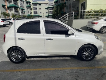 Nissan march 2015 400000