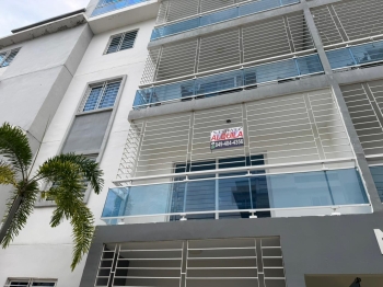 Apartamento en sector sde - autopista san isidro 3 habitaciones
