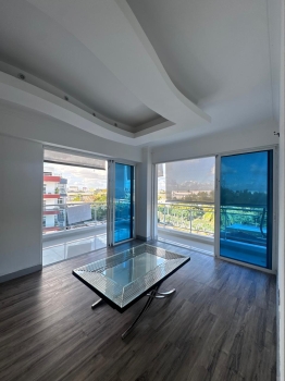 Amplio apartamento de 167 m en el renacimiento – piso 6 con terraza so