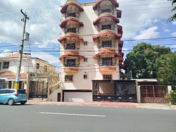 Amplio apto.ens.ozama 1er. piso en alquiler