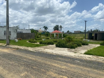 Terreno en venta titulo listo para transferir en santo domingo norte