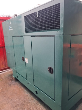 Planta electrica cummins 40 kw silenciosa