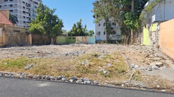 Solar de 700 m2 cerca de camino chiquito y club arroyo hondo
