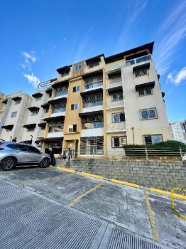 Apartamento en alquiler - colinas del arroyo ii  amueblado y listo par
