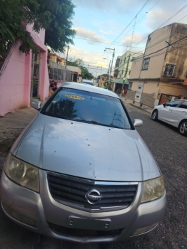 Nissan almera 2011