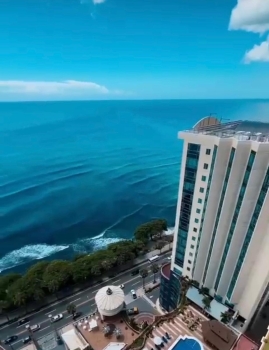 Viva como un rey deleitandose con su vista al mar desde el piso 26!!!