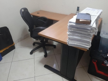 Escritorio tipo l con silla secretarial