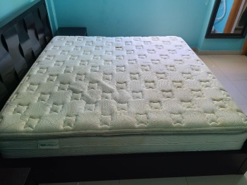 Juego de habitación king size usado y en muy buen estado