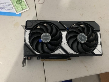 Vendo gforce rtx 5060 y control xbox series  x en muy buenas condicion