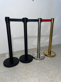 Postes separadores de fila