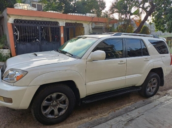 Toyota runner 4x4 blanca 2004 en excelentes condiciones motor y transm