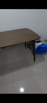 Vendo mesa de comedor moderna para 6 sillas