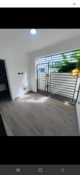 Vendo casa en la romana- los lirios nueva