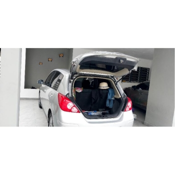 Nissan versa 2011