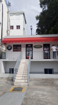 Alquilo local comercial preparado para dealer de vehículo ubicado en s