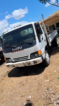 Isuzu 99 cama larga