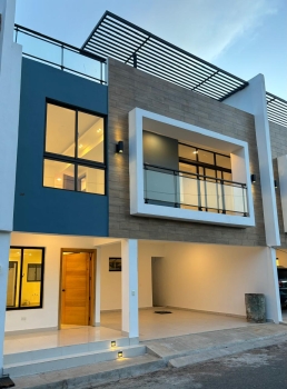 Casas modernas y espaciosas en brisa oriental
