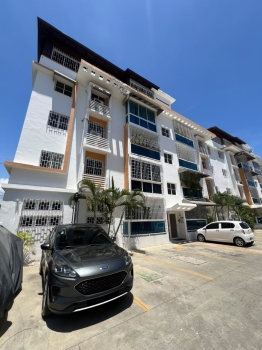 Rento apartamento 2do piso en la autopista de san isidro residencial d
