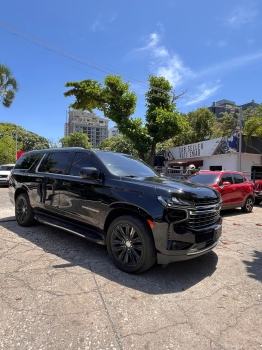 Chevrolet suburban rst 2021