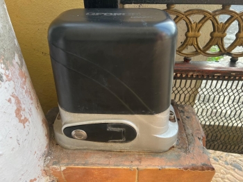 Vendo motor gforce 1200kg para portón eléctrico usada menos de un año
