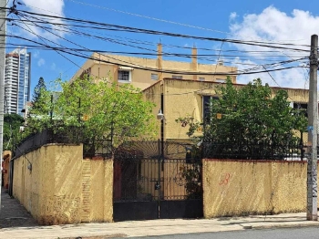 Casa de esquina en zona independencia