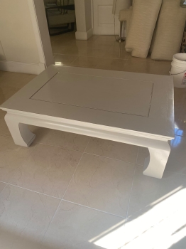 Mesa blanca de roble