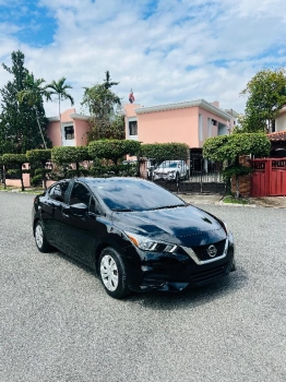 Nissan versa  año 2020  clean carfax