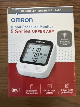 Se vende medidor de presion omron serie 5  como nuevo poco uso y buen