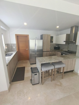 Alquiler de apartamento en bella vista sur.