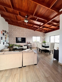 En venta hermoso penhouse en altos de arroyo hondo ii