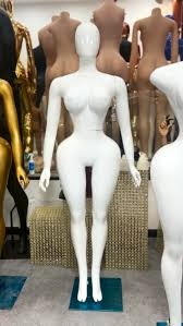 Maniquí femenino de cuerpo entero de color blanco reloj de arena