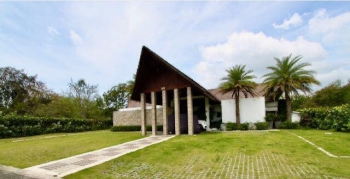 Descubre esta espectacular villa en guavaberry golf  country club