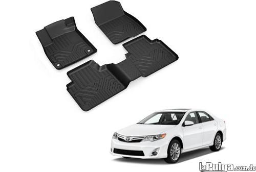 ALFOMBRA ORIGINAL TOYOTA CAMRY 12 AL 2017 Foto 7096394-2.jpg