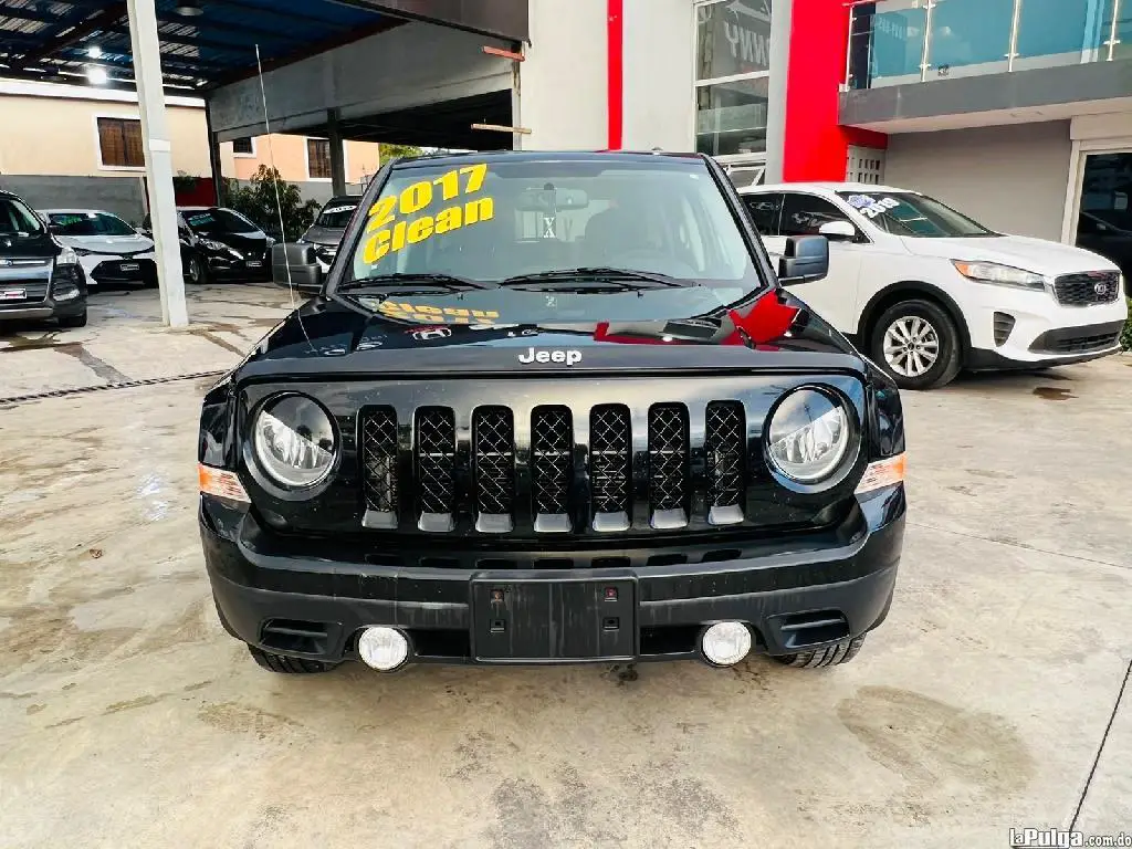 Vendo jeep patriot negra 2017 precio ligeramente negociable  Foto 7127572-2.jpg