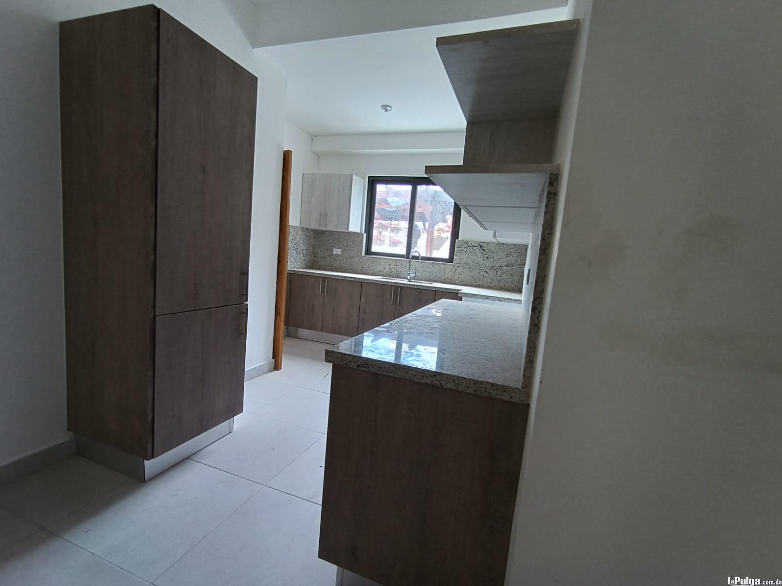 Apartamento 2do piso con terraza Urb.Real Foto 7129209-3.jpg