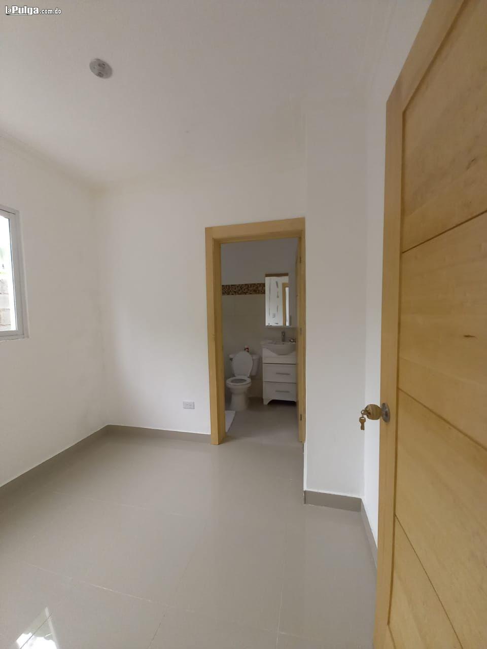 SE VENDE CASA DE 2 NIVELES EN EL RESIDENCIAL DOÑA IDALIA  Foto 7129555-5.jpg