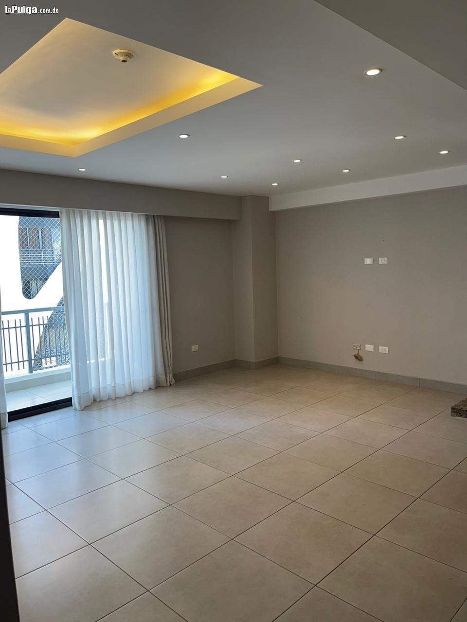  Apartamento en Alquiler en el Naco Foto 7134462-5.jpg