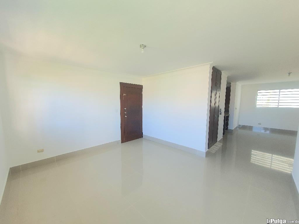 Apartamento en sector Santiago 3 habitaciones 2 parqueos Foto 7145054-3.jpg