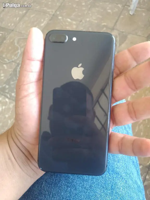 Celular es un iPhone 8 plus buen estado Foto 7147965-3.jpg