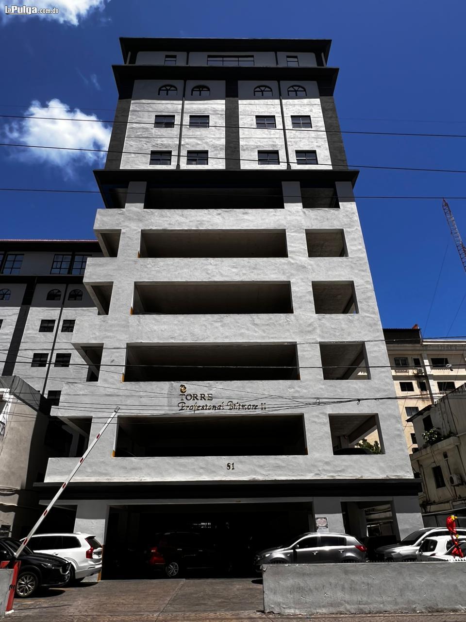 Local comercial en Piantini en la Abraham Linconl Foto 7150712-3.jpg