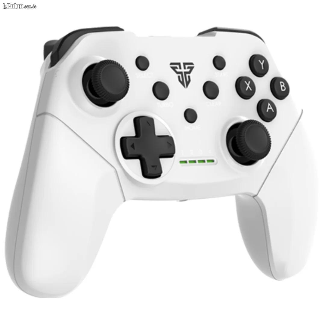 CONTROL DE JUEGOS FANTECH Mod. WGP13-BLANCO Wireless 2.4 GHz DUAL V Foto 7154009-1.jpg