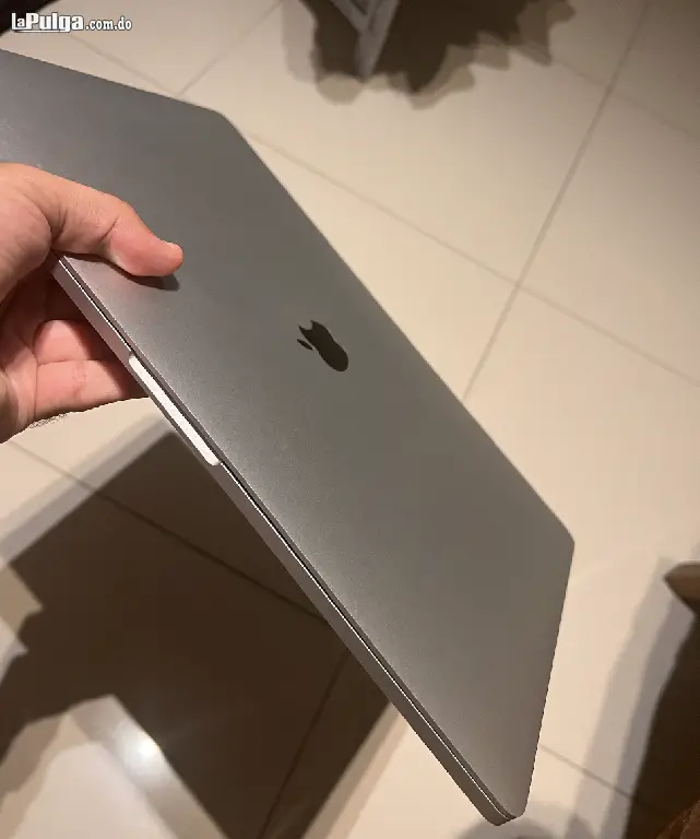 VENDO MACBOOK PRO 2019 16 i9 1TB COMO NUEVA  Foto 7156198-2.jpg