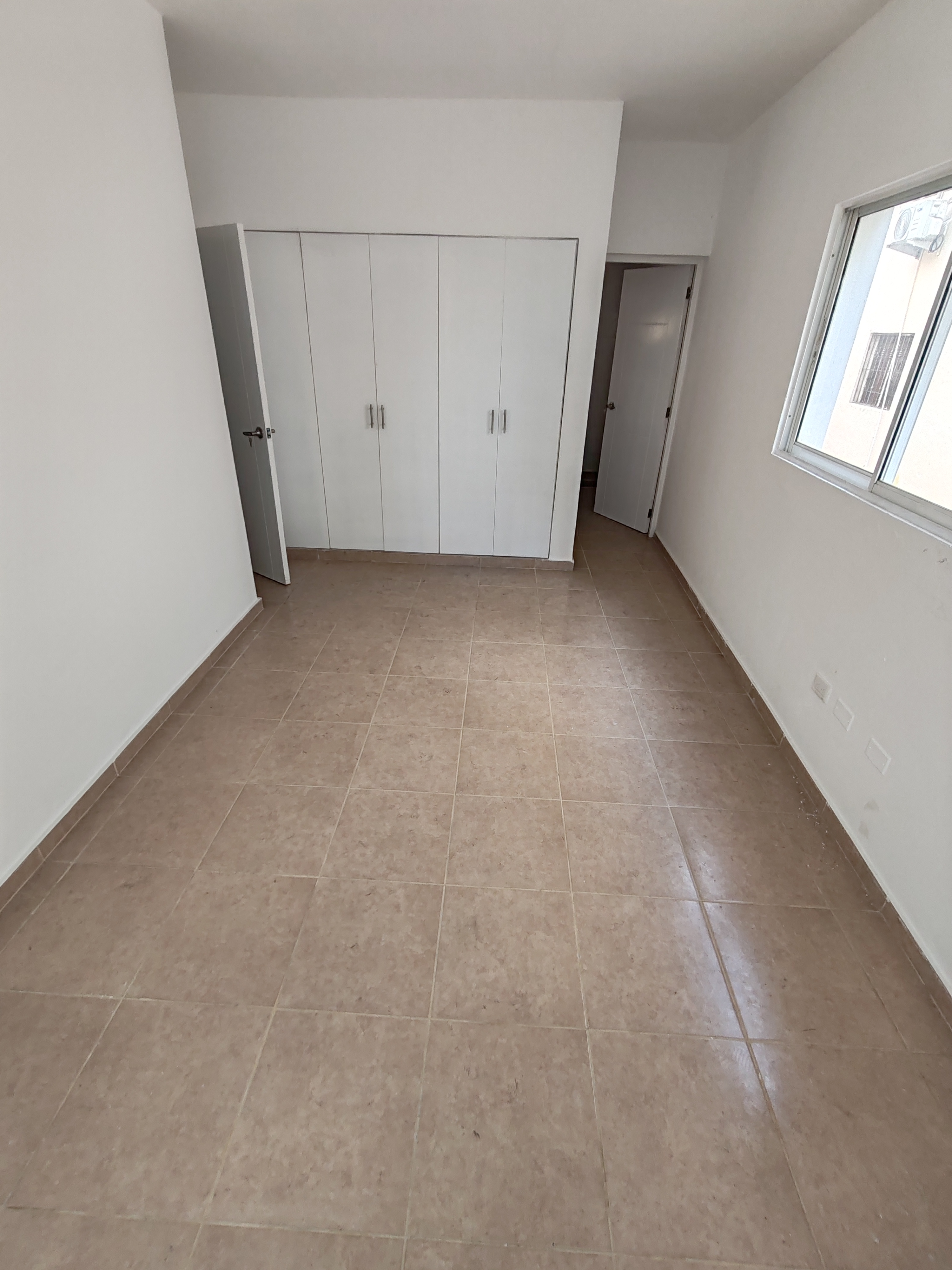 Rento 3er piso Vista Hermosa Santo Domingo Este  Foto 7156224-5.jpg