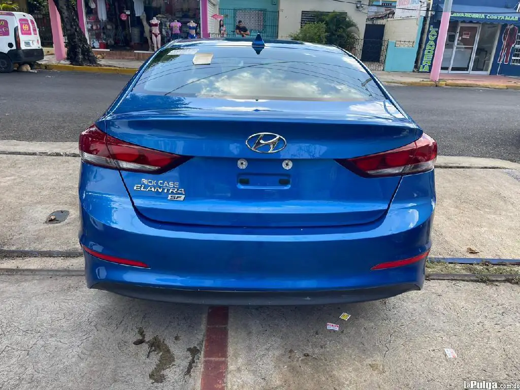 Hyundai Elantra se 2017 Gasolina Foto 7162012-1.jpg