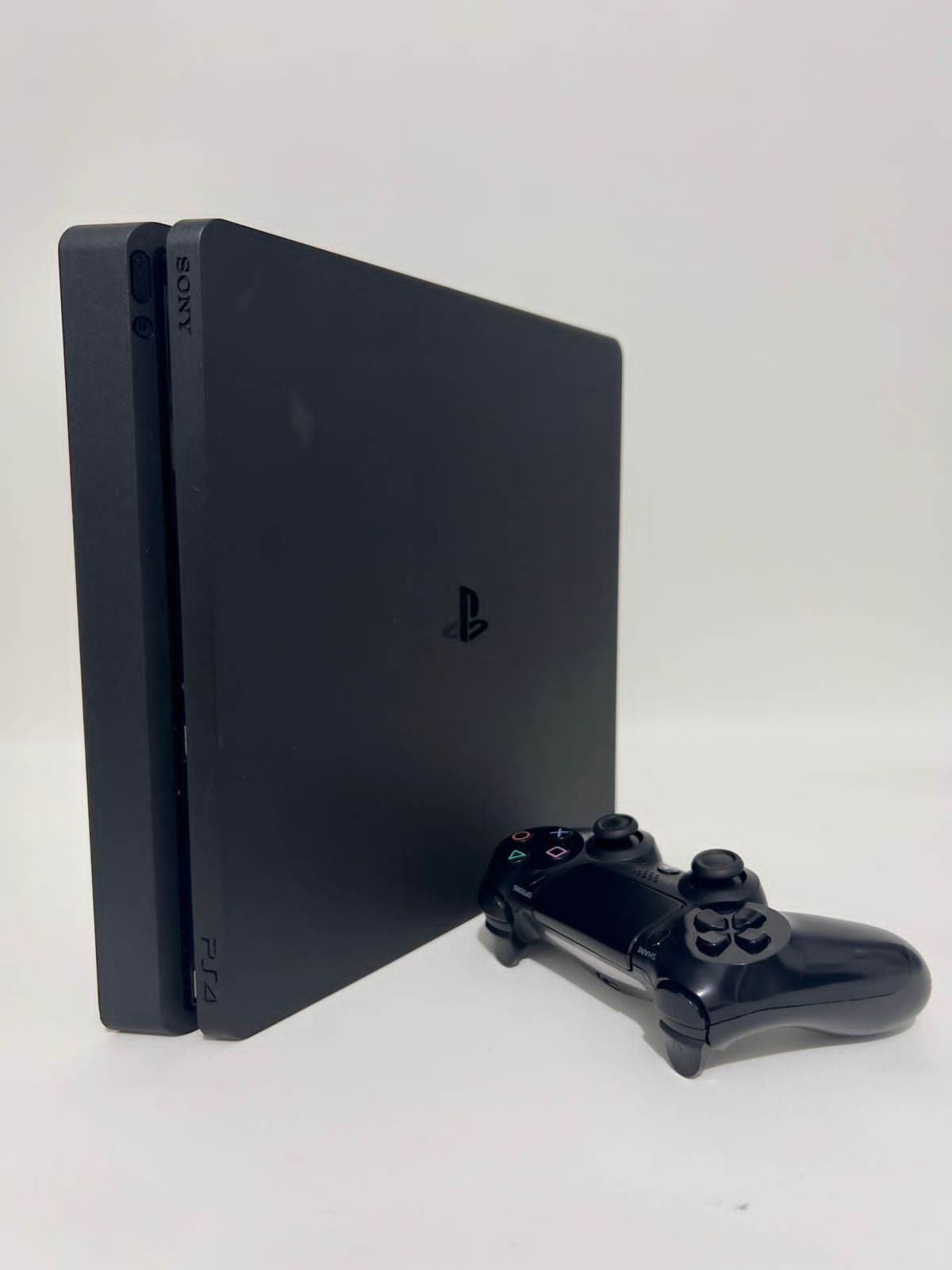 Play Station 4 Slim  Foto 7163952-5.jpg