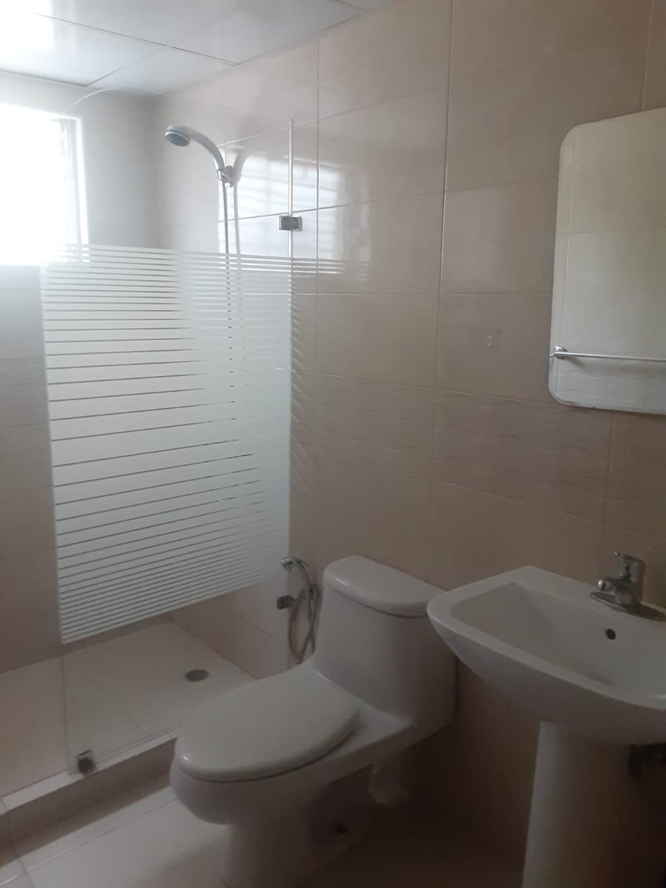 Apartamento en Piantini tres habitaciones en Alquiler  Foto 7167860-3.jpg