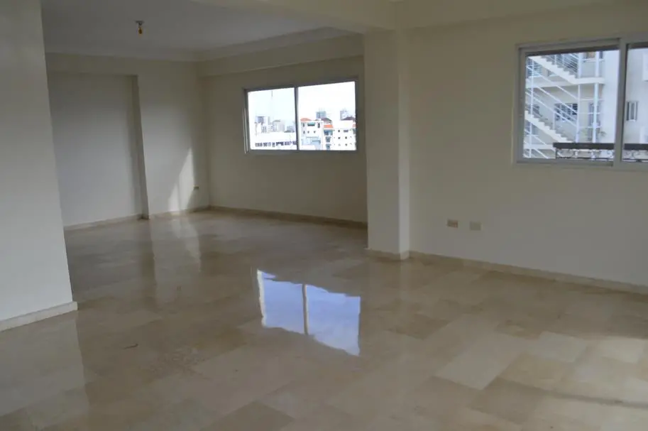 Apartamento en venta amplio claro y ventilado Piantini DN Foto 7168013-3.jpg