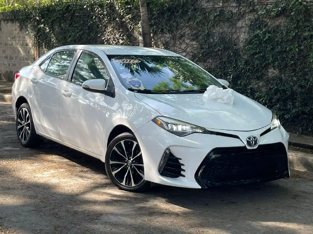 Toyota Corolla SE 2017 en Duarte Foto 7174024-1.jpg