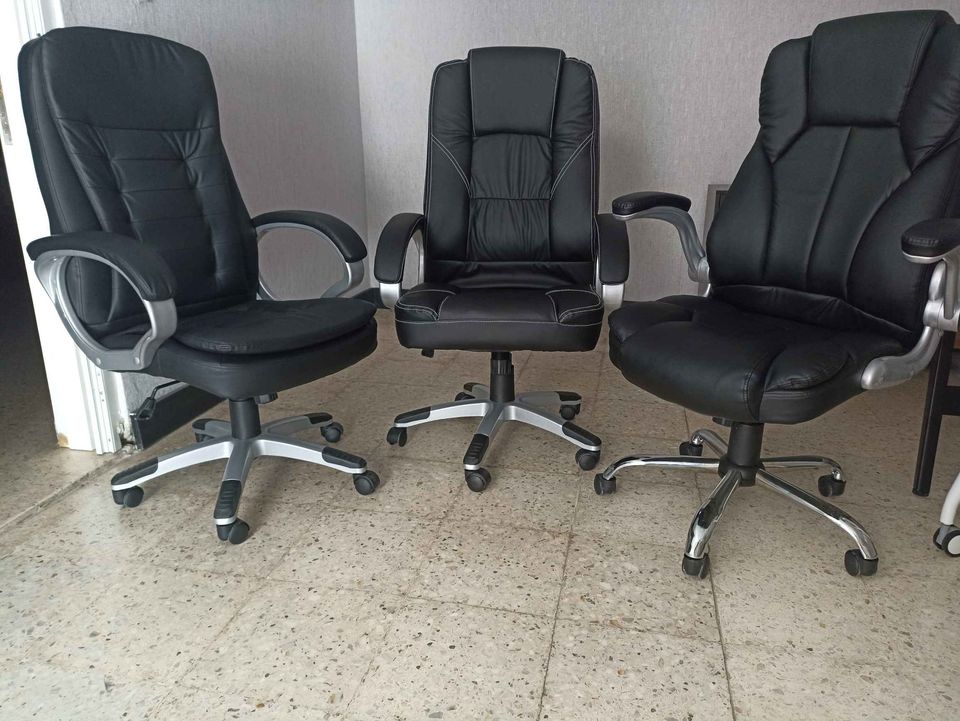 Sillón ejecutivo negro reclínable  Foto 7184445-1.jpg